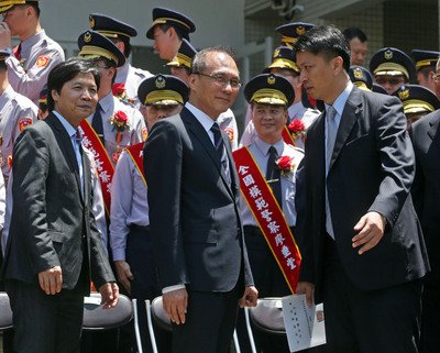 PM Lin : Melindungi Hak Pasangan Daratan Tiongkok Tidak Akan Berubah