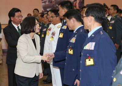 Presiden : Era Baru Cara Baru Militer Mengabdi Pada Negara