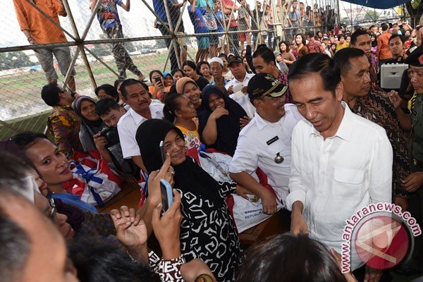 Presiden imbau masyarakat tenang terkait bom Solo