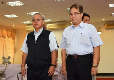 Keluarga Korban Kecelakaan Bus Turis Daratan Tiongkok Kesal Investigasi Tertutup