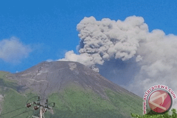 Status Gunung Gamalama masih waspada