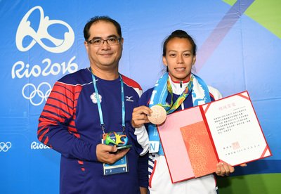 Atlet angkat berat wanita kelas 58 kg, Kuo Hsing-chun petik perunggu