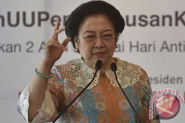 Megawati dampingi Ahok-Djarot daftar di KPU Jakarta