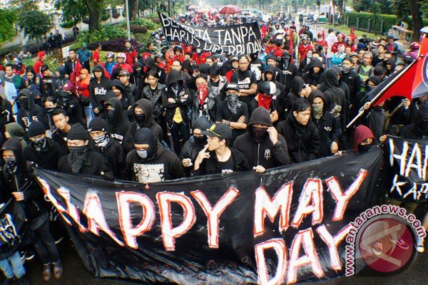 Tuntutan buruh saat demo hari ini