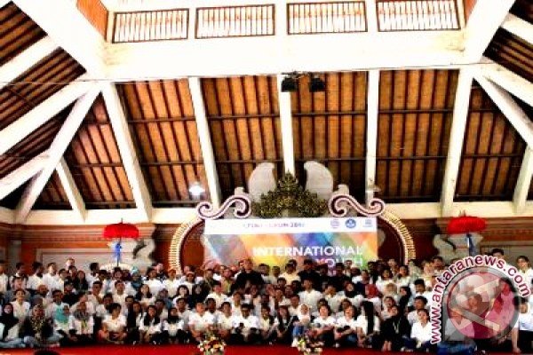 International Youth Forum 2016 resmi dibuka