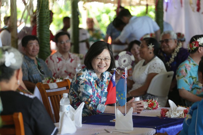 Kunjungan Presiden Tsai ke Tuvalu   Bertemu PM Enele Sosene