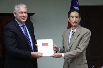 PM St. Lucia 8 Nopember Berkunjung ke Taiwan Disambut Upacara Militer