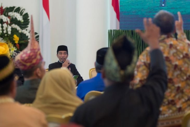 Presiden Kumpulkan Para Kepala Suku di Istana Bogor
