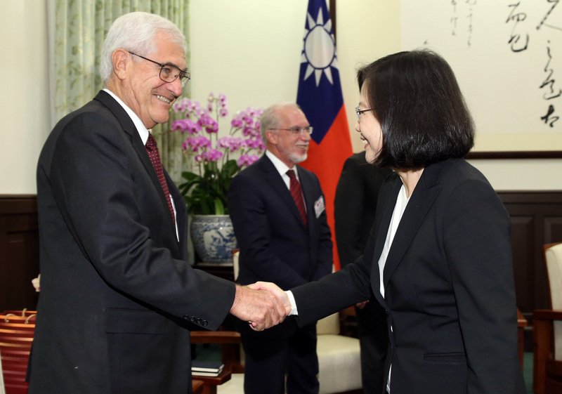 Terima Kunjungan NCAFP, Presiden Perdalam Hubungan Taiwan-Amerika