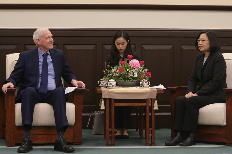 Chairman AIT mengadakan kunjungan ketiga di Taiwan