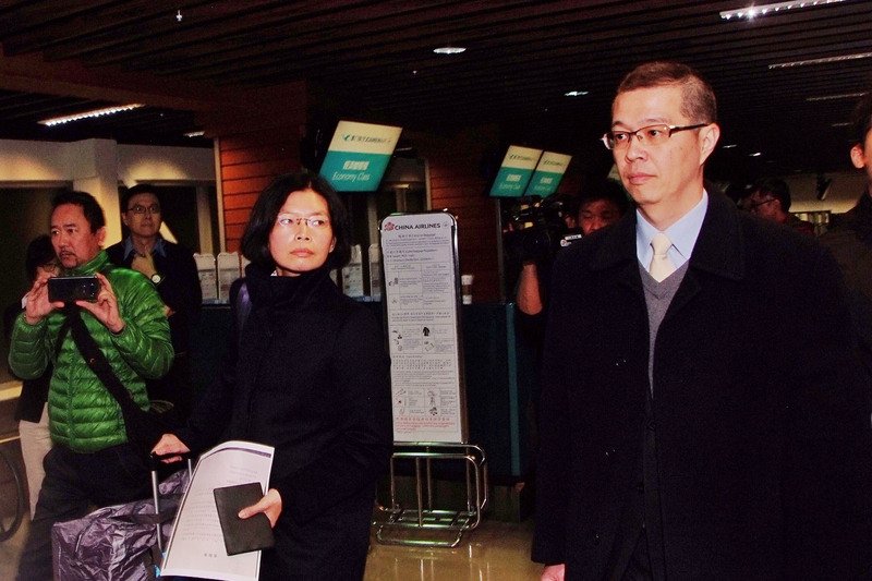 Terima surat pemberitahuan dari penjara ChiShan, Lee Ching-yu membesuk Lee Ming-chih