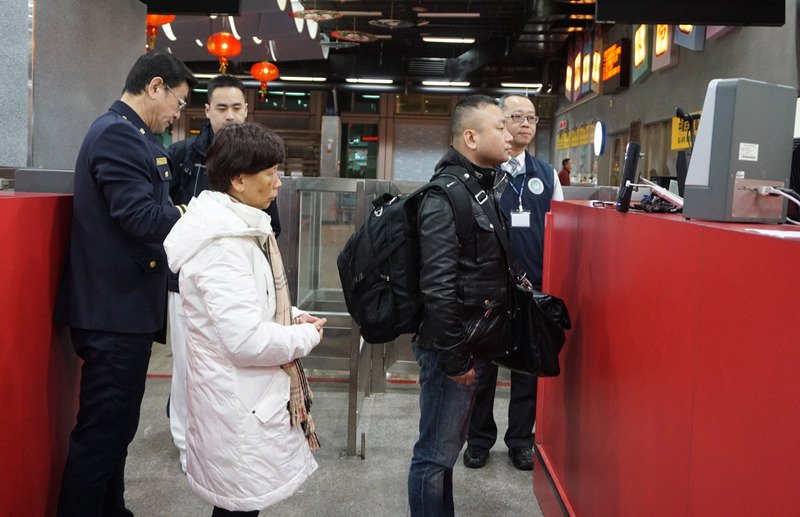 Keluarga Wisatawan Daratan Tiongkok Korban Gempa Tiba di Taiwan