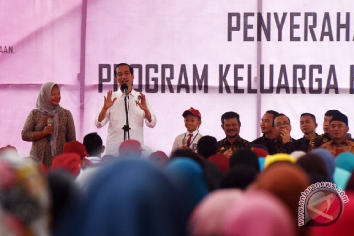 Jokowi Bagi-bagi 