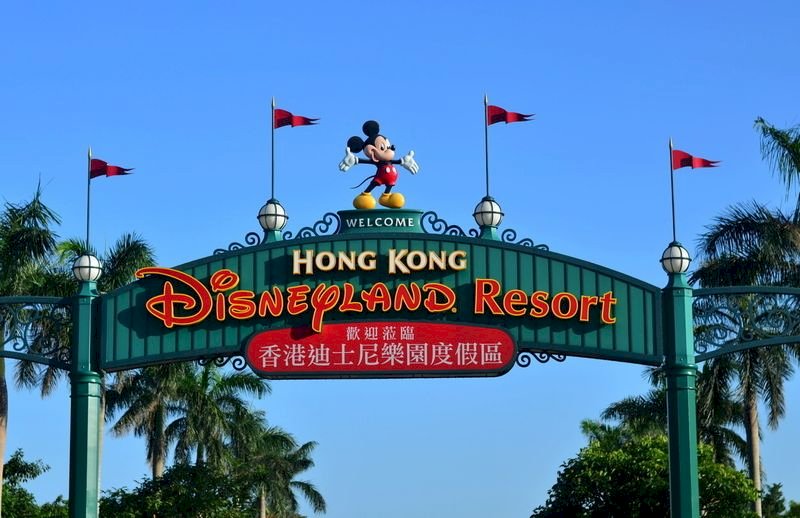 Epidemi Pneumonia Wuhan  Disneyland dan Ocean Park Hongkong Tutup
