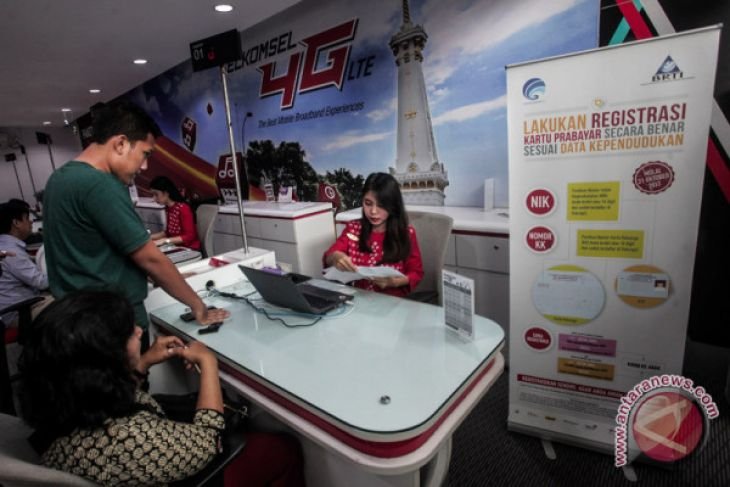 Pemblokiran nomor kartu prabayar tak teregistrasi dilakukan bertahap