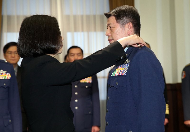 Presiden Tsai memberi 2 tugas kepada Komandan AU Chang Che-ping