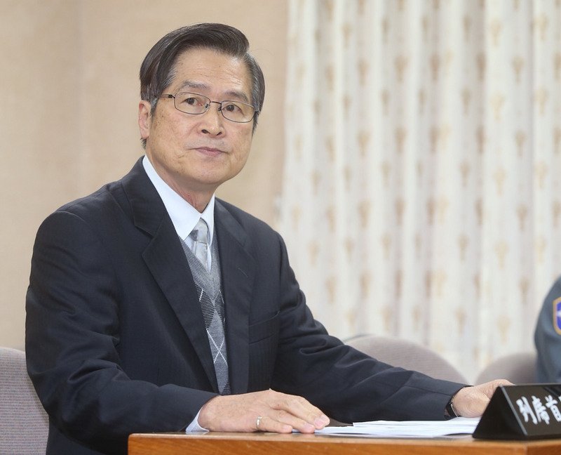 Kapal Induk Liaoning Daratan Tiongkok Berlayar Masuk ke Selat Taiwan