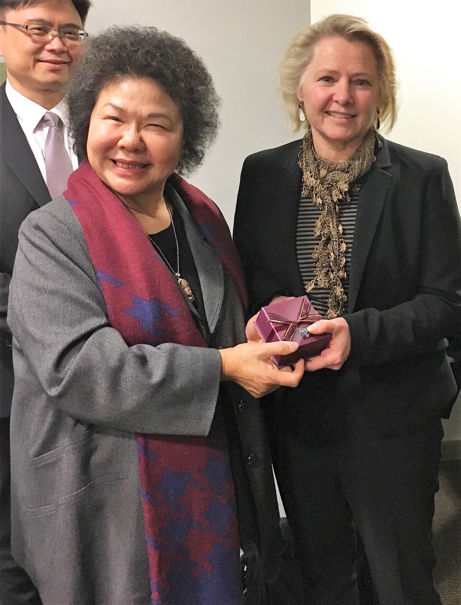 AS Tampilkan Foto Bersama Chen Chu dan Susan Thornton  Pemerintah : Senang Lihat Interaksi Bilateral