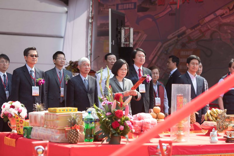 Presiden Tsai Pimpin Upacara Peresmian Proyek Pemindahan Pangkalan Militer