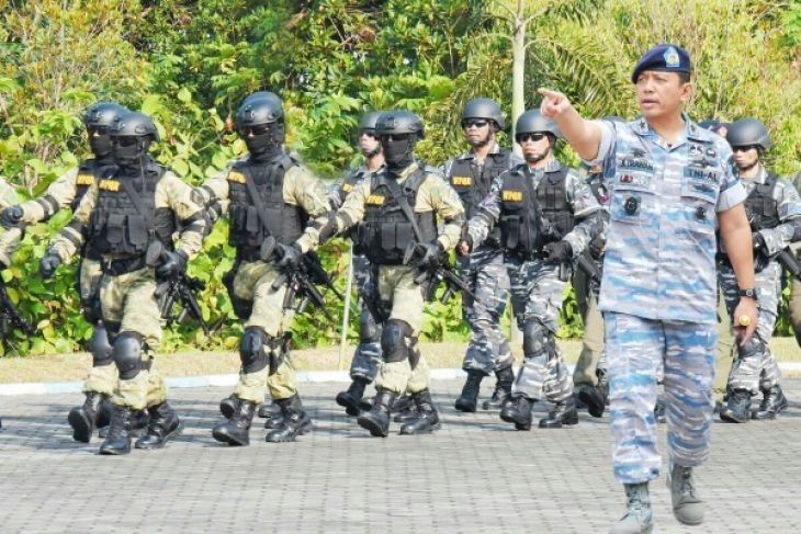 Tim gabungan WFQR amankan dua kapal berbendera asing