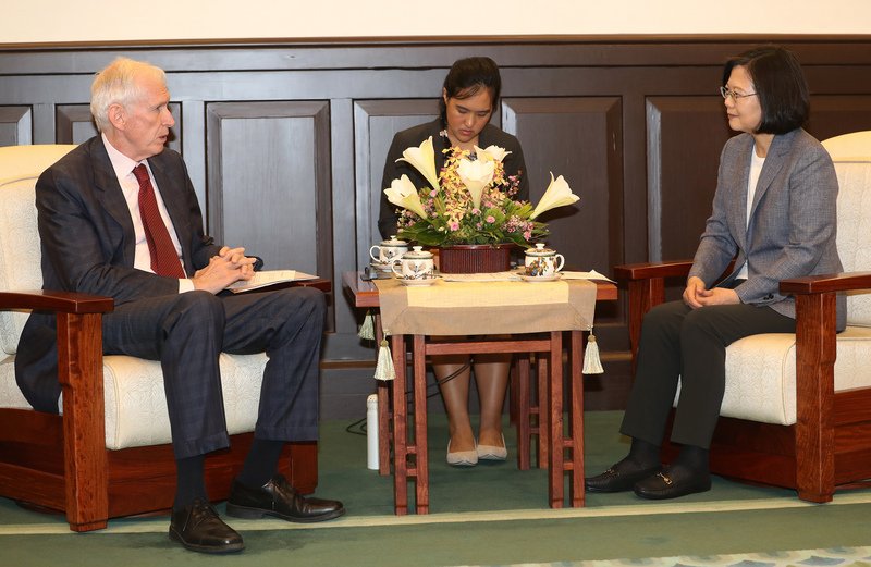 Presiden Tsai Ing-wen Menerima Kunjungan James Moriarty