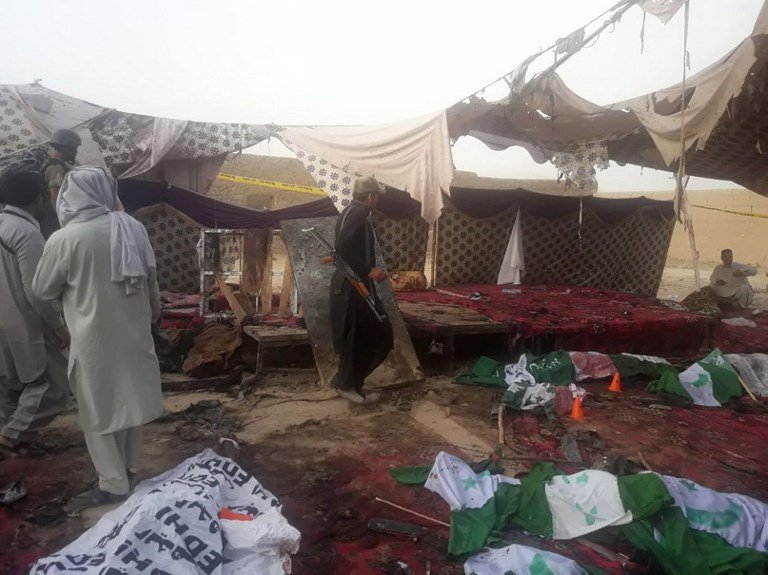 128 Tewas Akibat Bom Bunuh Diri di Pakistan