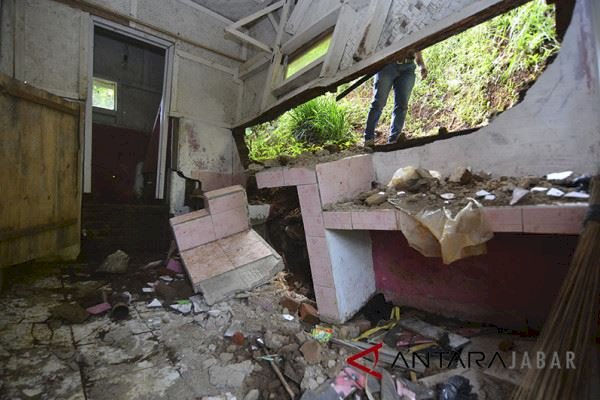 Korban gempa meninggal bertambah jadi 386 orang