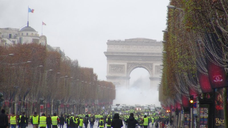Aksi Rompi Kuning Melawan Pemerintahan Emmanuel Macron