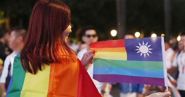 Lebih dari 400 Juta Akun Weibo Daratan Tiongkok Peduli UU Khusus Pernikahan LGBT Taiwan