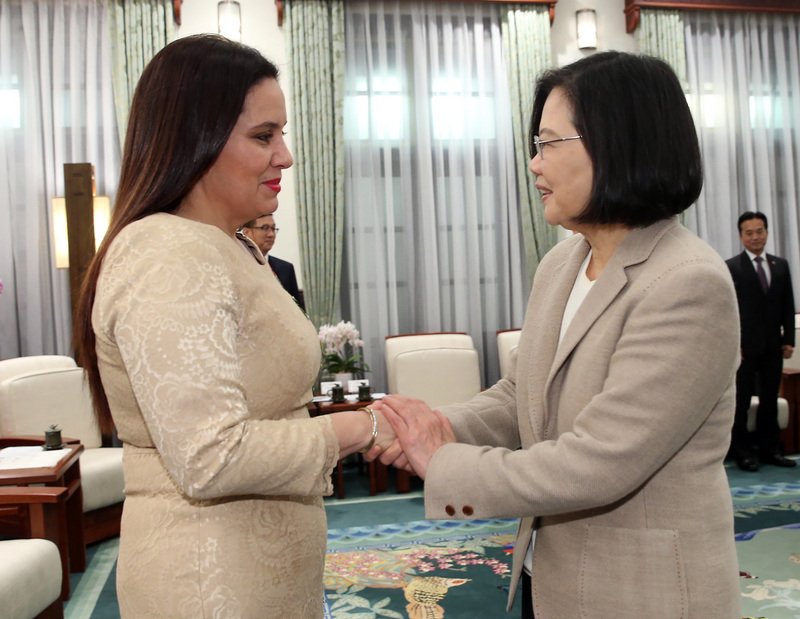 Presiden Tsai Ing-wen Akui Suka Minum Kopi Honduras