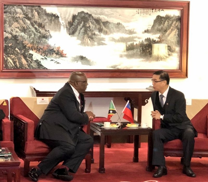 Kunjungan PM Federasi Saint Kitts dan Nevis Bertemu Presiden Tsai dan Menerima Lencana Penghargaan