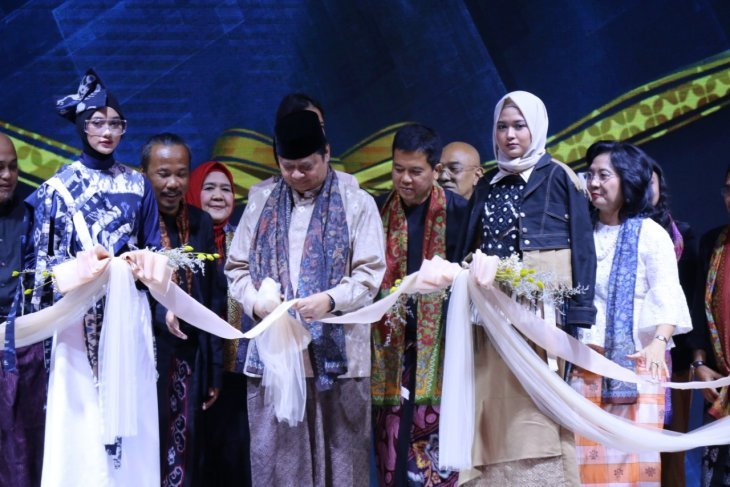 Menperin Dorong Indonesia Jadi Pusat Fesyen Muslim Dunia