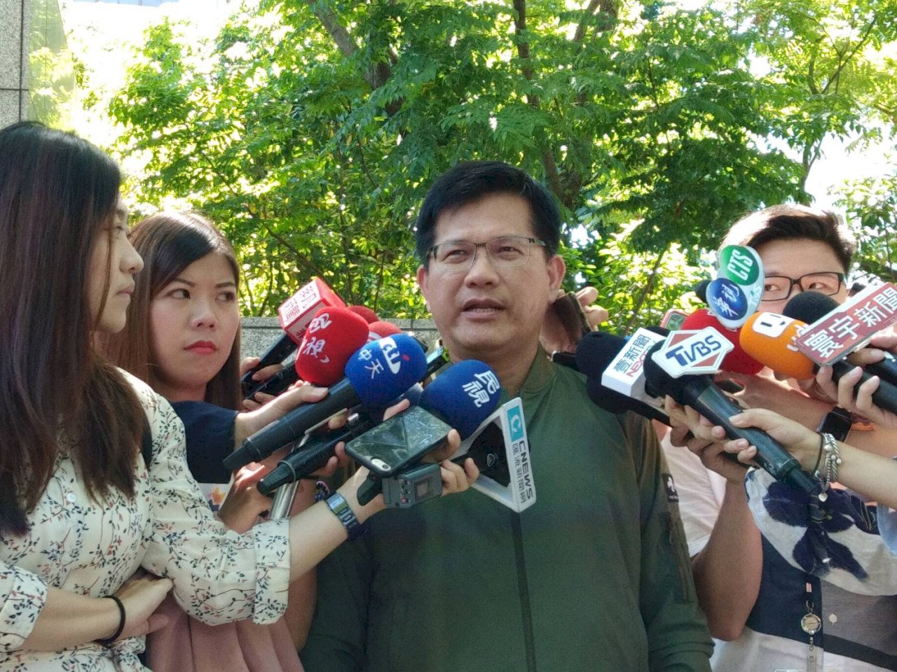 Lin Chia-lung: Laporan Penyelidikan Skandal Penyelundupan Rokok akan Diumumkan dalam 1 Pekan