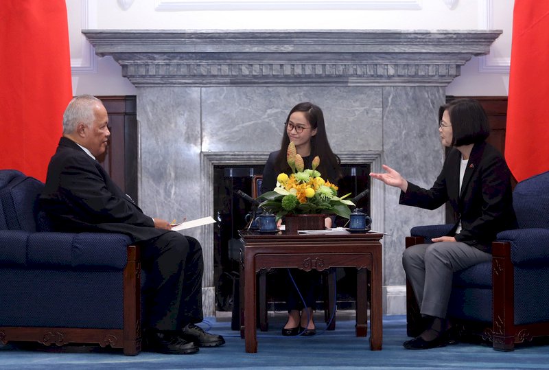 Hari Ini Presiden Tsai Ing-wen Bertemu dengan Menlu Kepulauan Solomon dan Duta Besar Nauru untuk ROC
