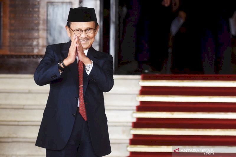 Prestasi BJ Habibie - JK kenang Habibie sosok negarawan panutan