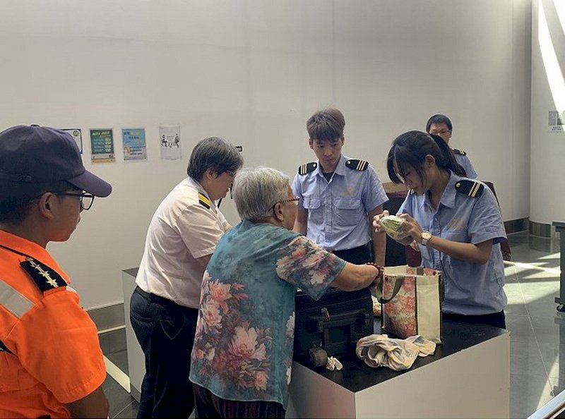 Banyak Kasus Denda Karena Membawa Kue Bulan ke Taiwan.