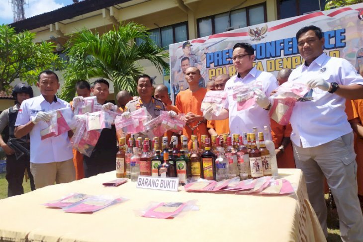 Puluhan pengedar dan pengguna narkotika diringkus Polresta Denpasar