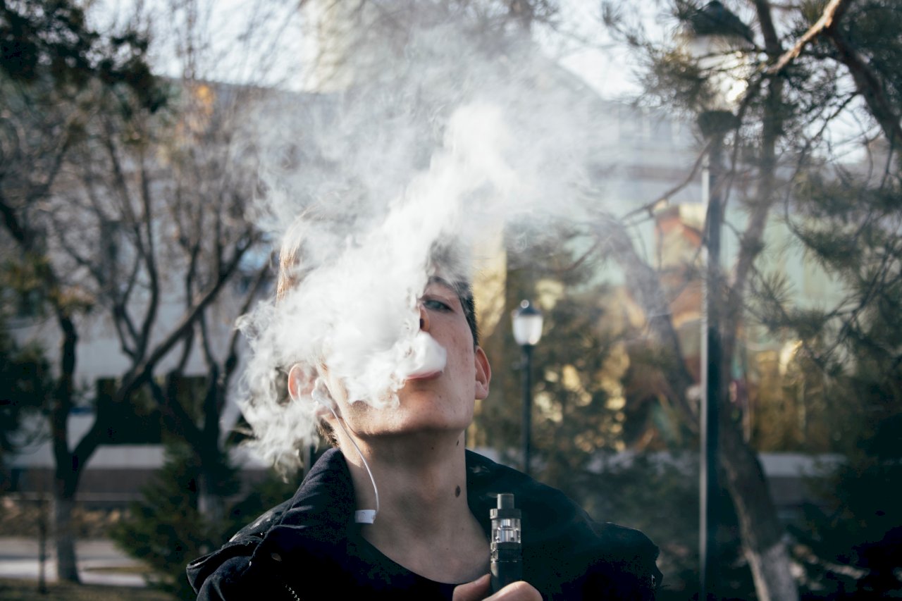 Vaping Tewaskan 26 Orang di Amerika dan Paru-Paru 1.300 Orang Rusak