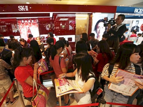 Kepercayaan konsumen naik tetapi optimisme pada saham turun