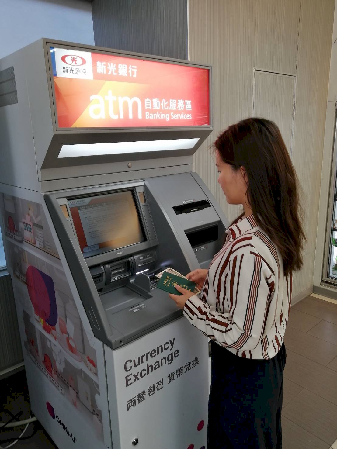 Mesin ATM Multi Mata Uang Diluncurkan di Lokasi Padat Turis di Taiwan
