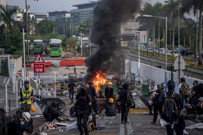 70% Warga Hong Kong Menyebut Polisi Harus Bertanggung Jawab Atas Kerusuhan yang Terjadi