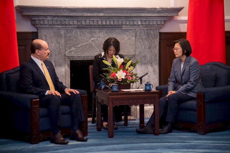 Presiden Tsai Ing-wen: Pertukaran Kemiliteran Adalah Bagian Penting Hubungan Diplomasi