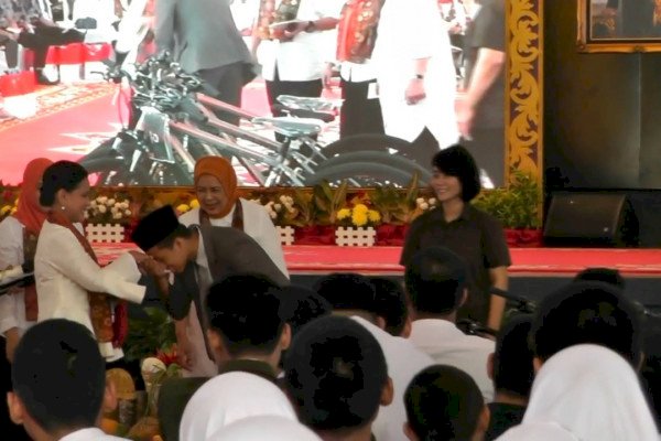Ibu Negara Iriana Pesan Kerajinan Rajutan Mitra Binaan PT Timah
