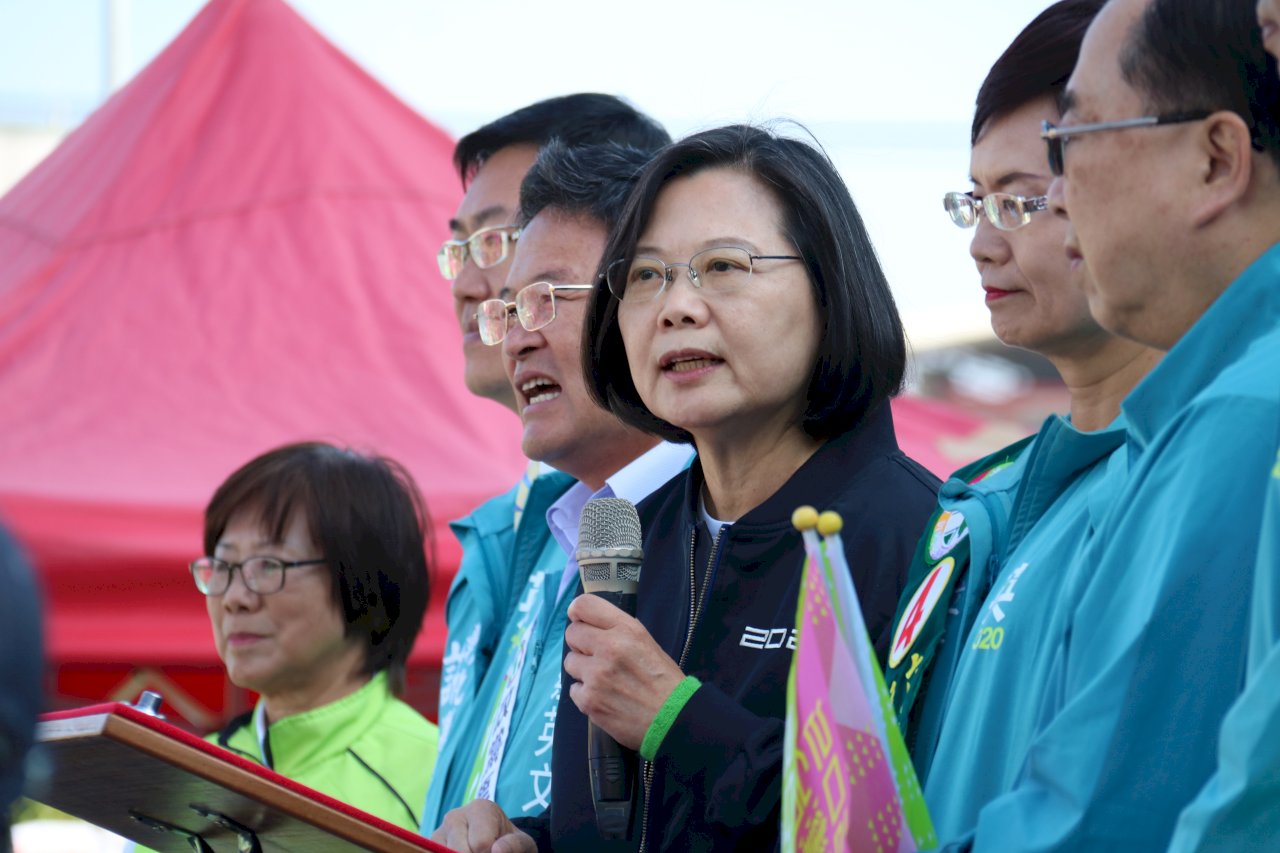 Presiden Tsai Ing-wen Akui Jika Ancaman dari Daratan Tiongkok adalah Nyata Ada