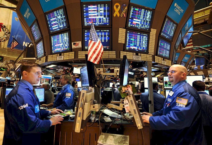 Program Revitalisasi Ekonomi Picu Saham Dow Jones Naik 2.112 Poin