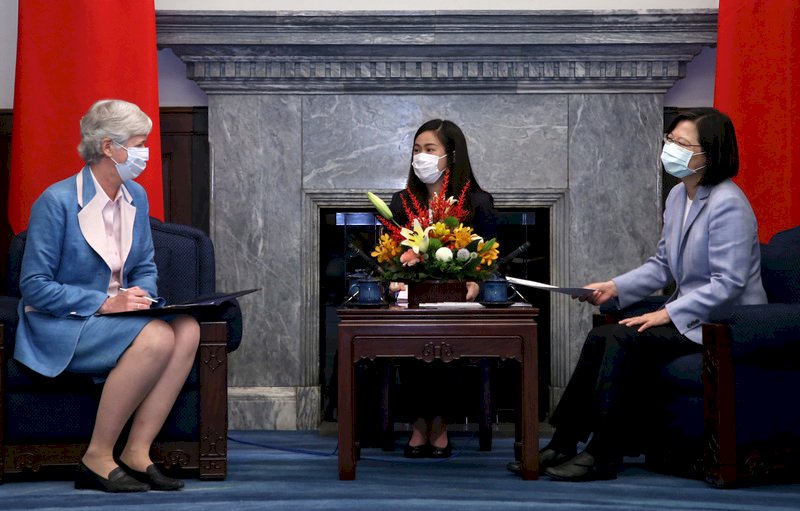 Presiden Tsai Ing-wen: Berharap Dapat Bersama Inggris Memberikan Dukungan Bagi Warga Hong Kong
