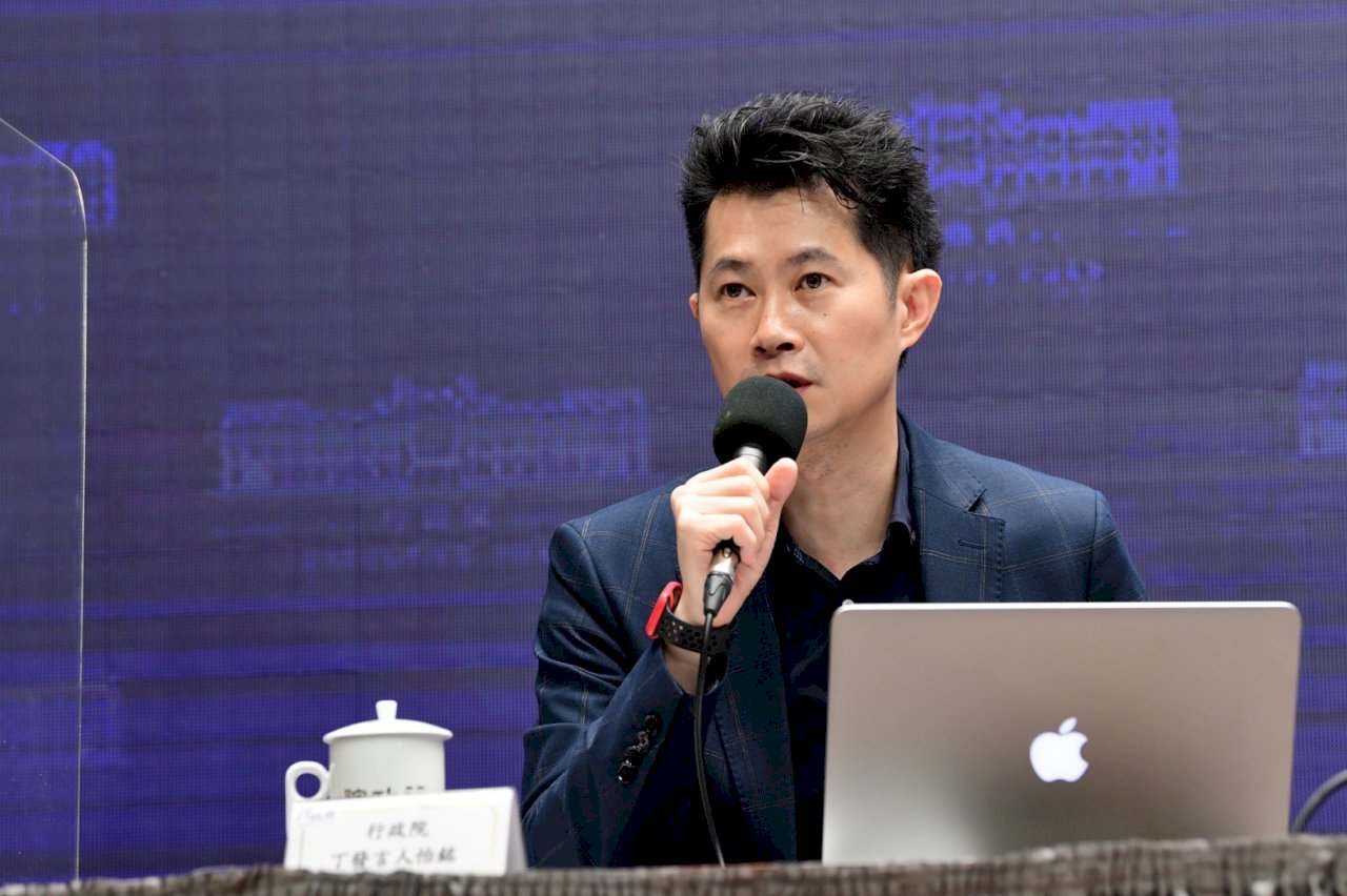 Kartu Nama Diplomat Dilarang Menggunakan Nama “Taiwan”?  Kemenlu: Hal ini Tidak Benar