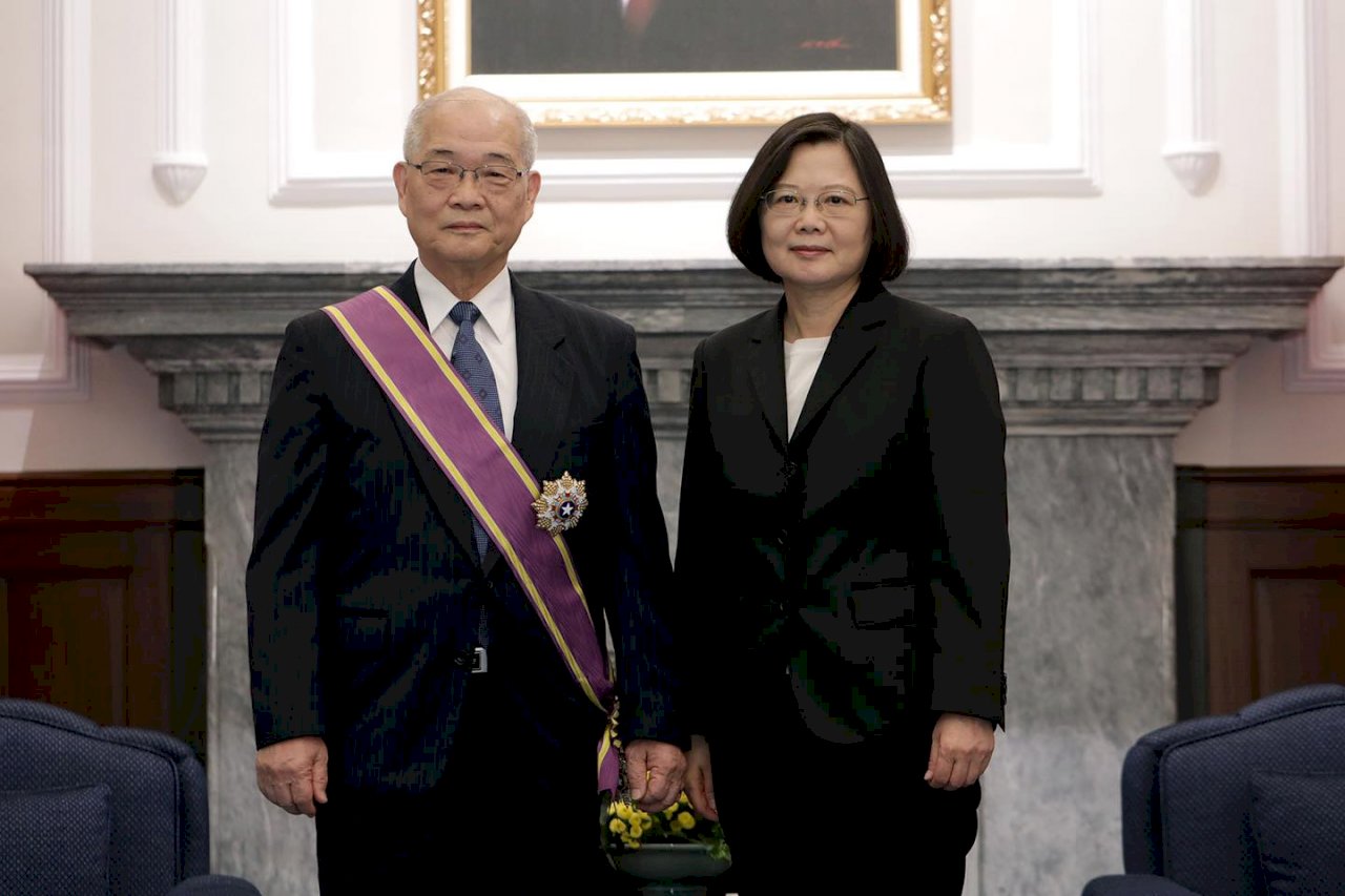 Presiden Tsai Ing-wen Mengapresiasi Kontribusi Mendiang Chen Ding-shinn