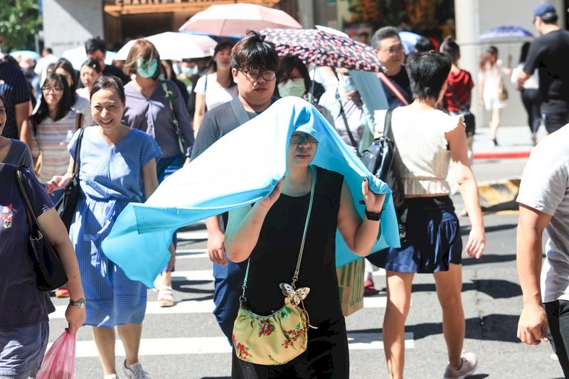 Nantou dan Changhwa ke Utara Taiwan Berkemungkinan Bersuhu di Atas 36°C