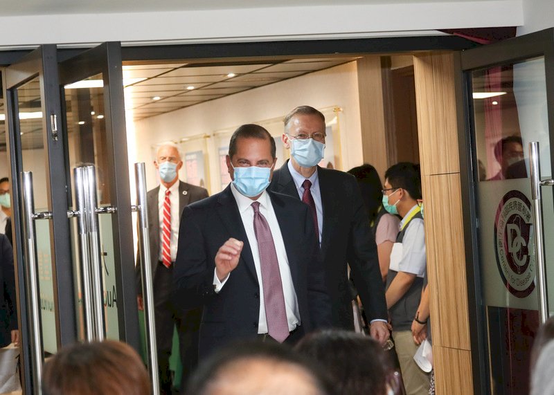 (KAT) Kunjungan Menkes Alex Azar, Media Jepang: Donald Trump Mempertegas Sikap Perlawanan AS